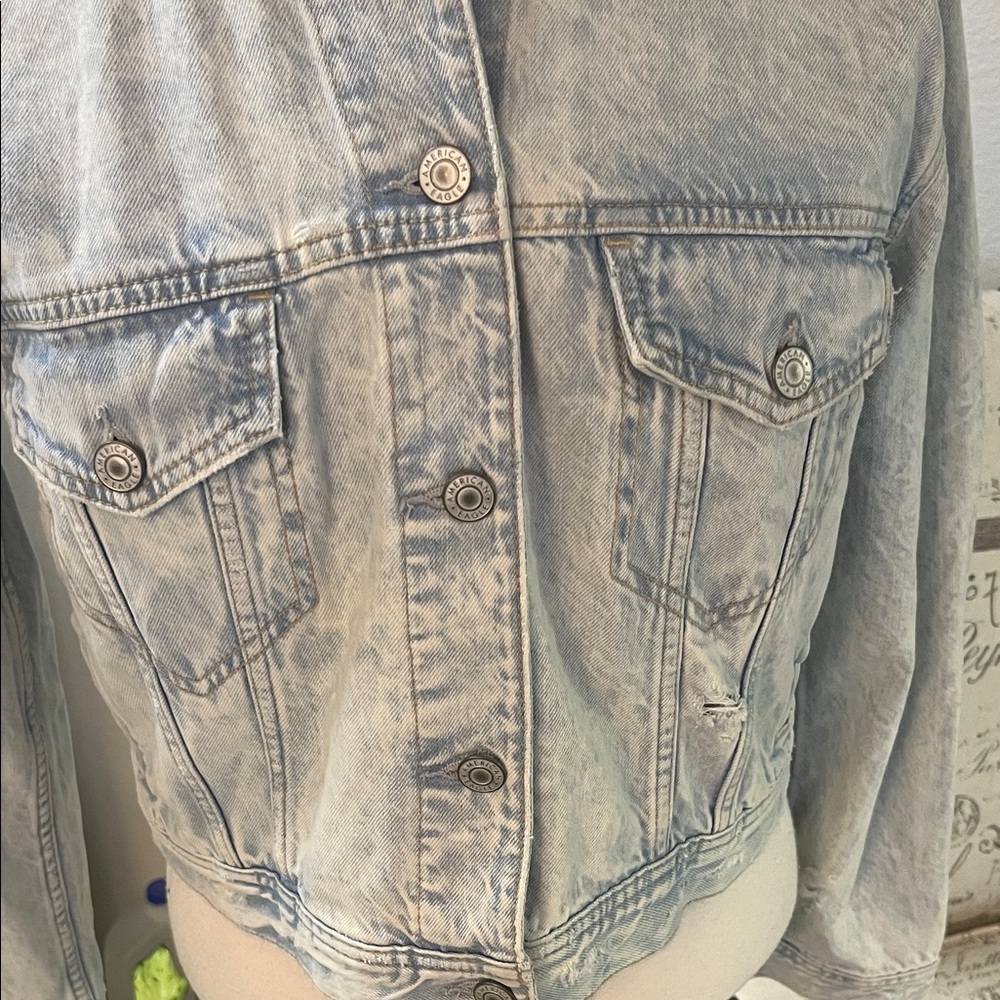 NWT American Eagle Cropped Denim Jacket - Picture 2 of 10